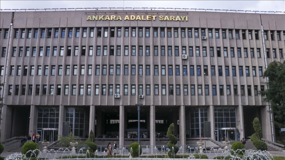 Ankara’da kendisini ‘yardımcı savcı’ ve ‘stajyer savcı’ olarak tanıtan kadın tutuklandı