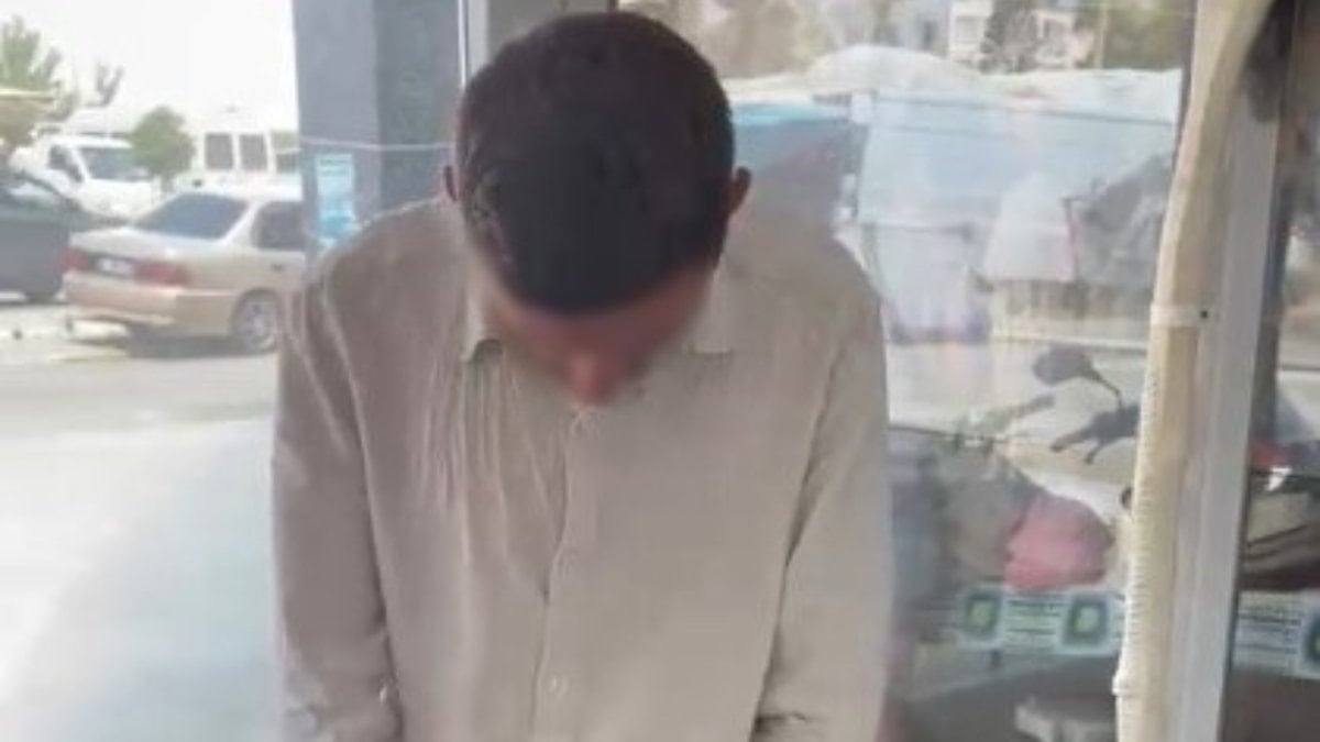Antalya’da pazarda sahte döviz ve altınla alışveriş yapan şüpheli yakalandı