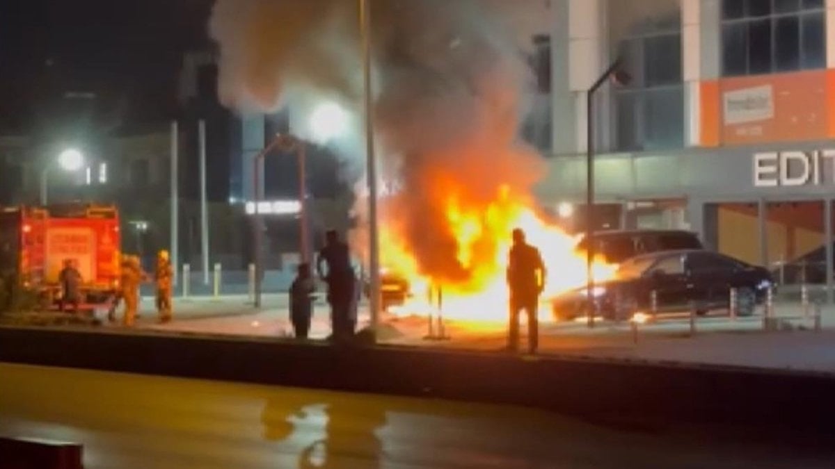 Bakırköy’de lüks araç yangınıyla ilgili 5 gözaltı