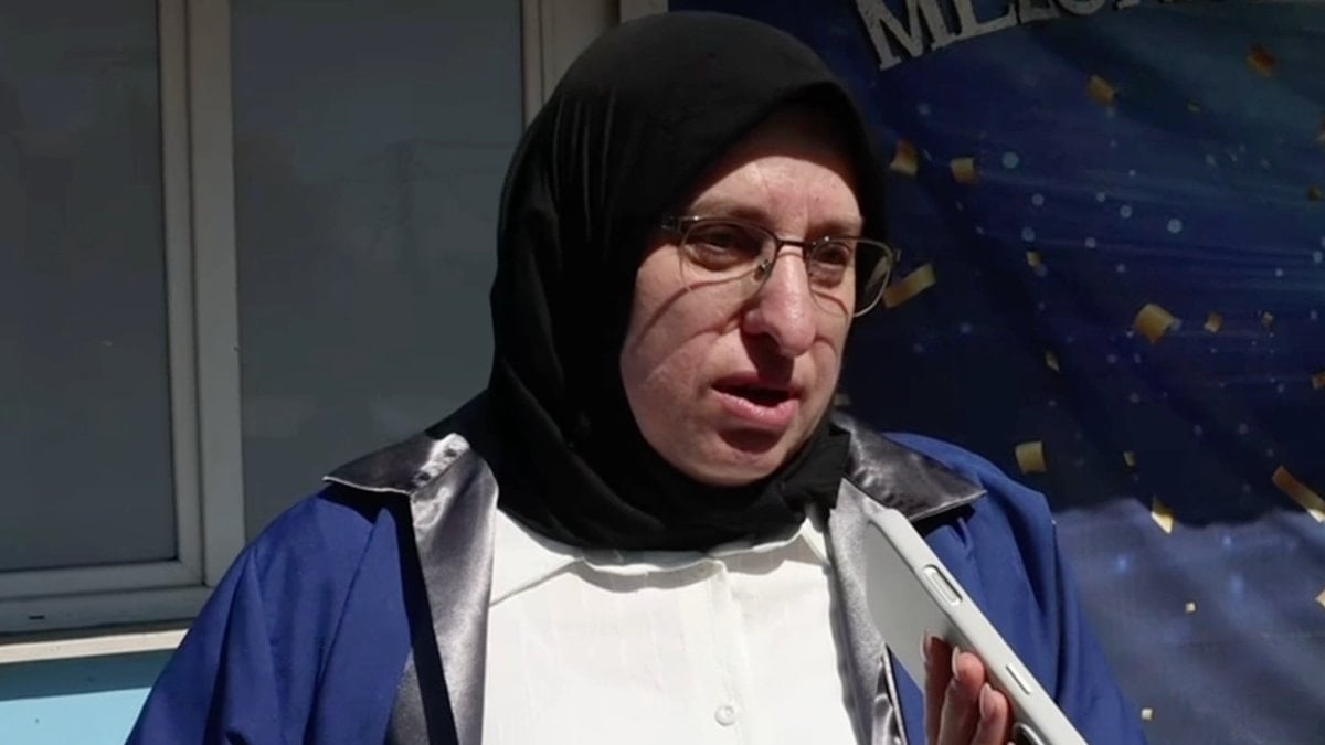 Balıkesir’de 12 yaşında okulu bıraktı: 54 yaşında üniversiteyi bitirdi