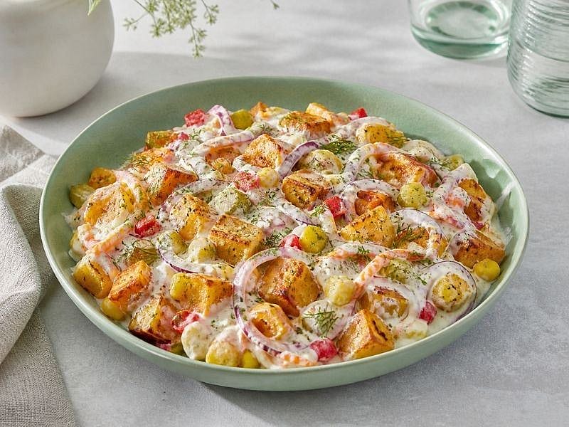 Çıtır Patatesli Yoğurtlu Salata Tarifi