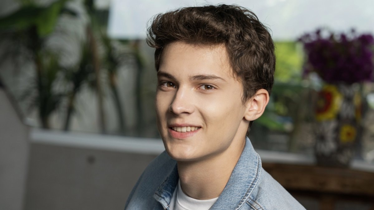 Daha 17’nin Aras’ı, Çağatay Ulusoy’un çocukluğunu oynamış: İşte o kare
