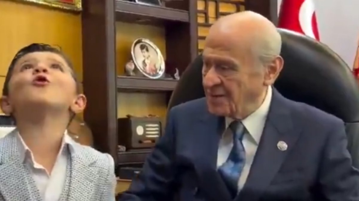 Devlet Bahçeli’yle bir araya gelen ilkokul öğrencisi uludu