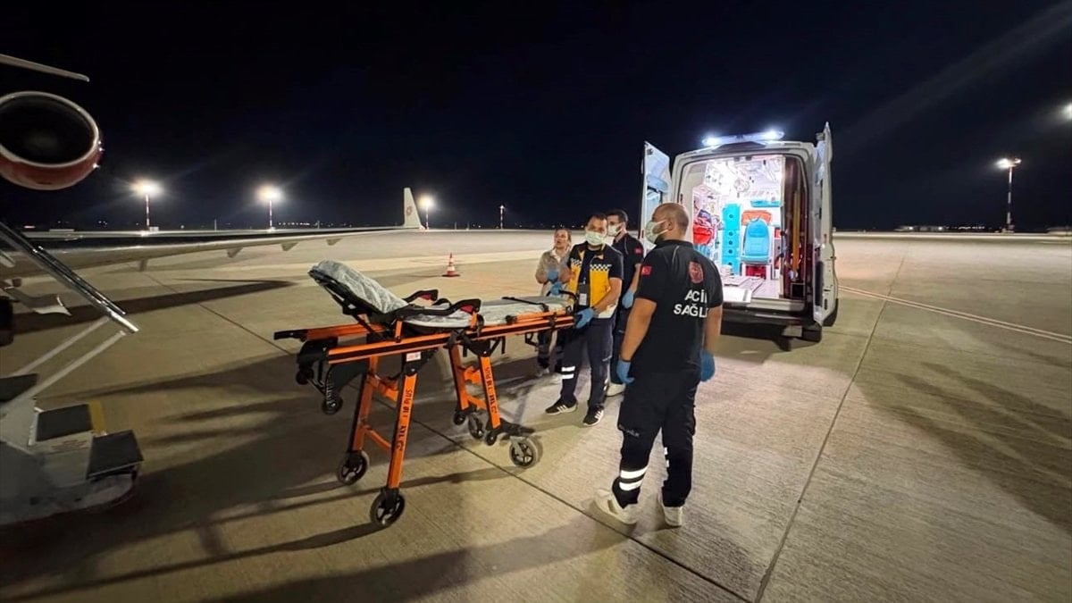 Endonezya’da kaza geçiren Türk vatandaşına ambulans uçakla Türkiye’ye nakil
