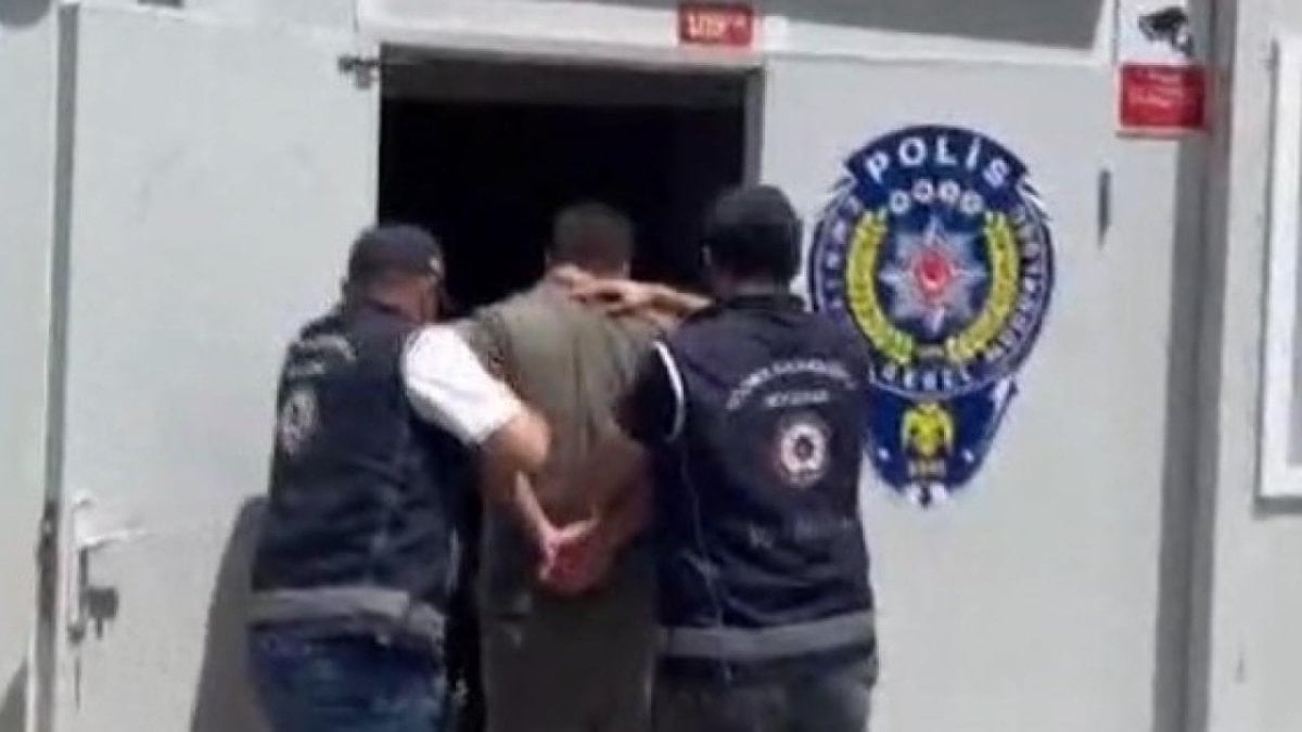 Göçmen kaçakçılığından aranan Iraklı, İstanbul Havalimanı’nda yakalandı