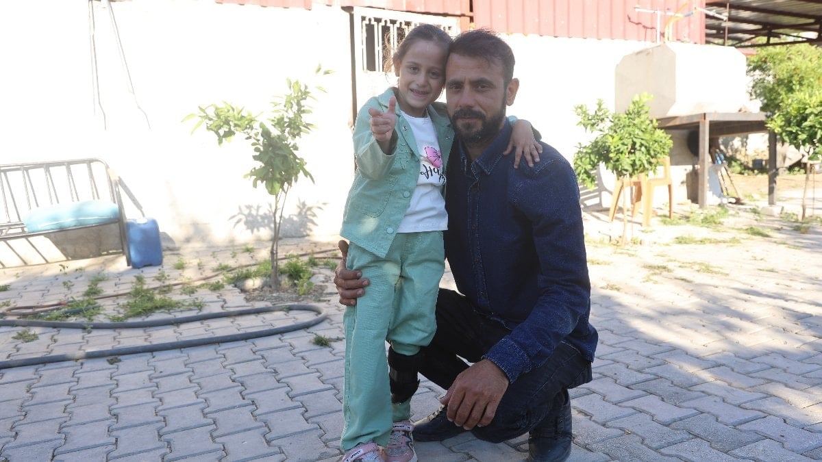 Hatay’da depremde ailesini kaybeden Zeynep, amcasını ‘baba’, yengesini ‘anne’ bildi