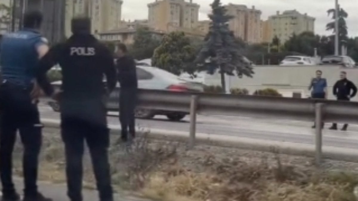 İstanbul Büyükçekmece’de psikolojik sorunları olan şahıs trafiği birbirine kattı