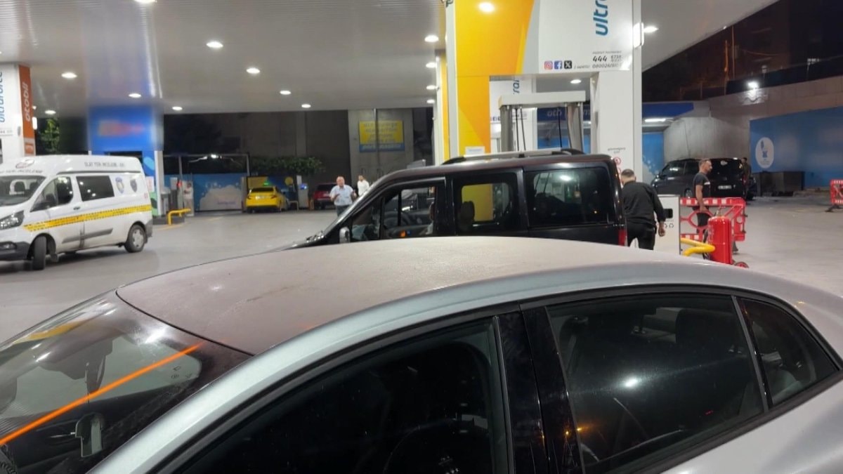 İstanbul’da akaryakıt istasyonunda silahlı saldırıda 3 kişi yaralandı