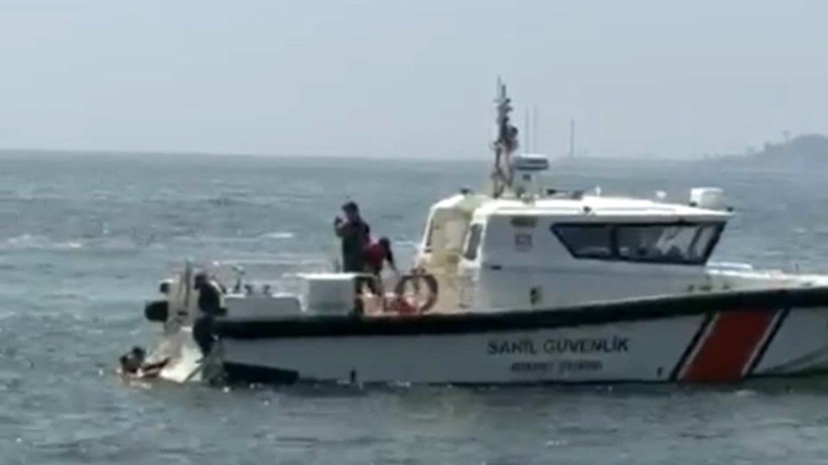 Kocaeli’de feribottan denize düştü: Büfe çalışanı hayatını kurtardı