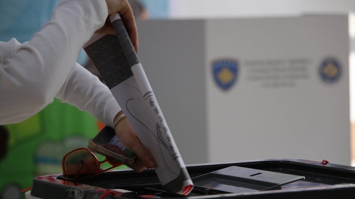 Kosova’da erken genel seçim: Oy kullanma işlemi başladı