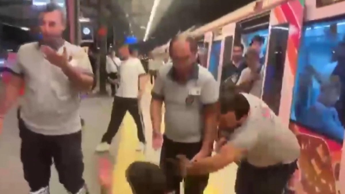 Marmaray’da kavgayı ayırmaya çalışan güvenlik görevlilerine saldırı