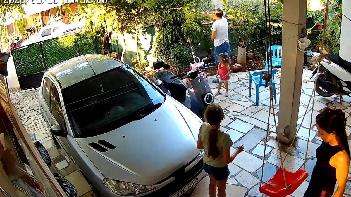 Muğla’nın Fethiye ilçesinde 1 kişinin öldüğü komşu dehşeti kameraya yansıdı