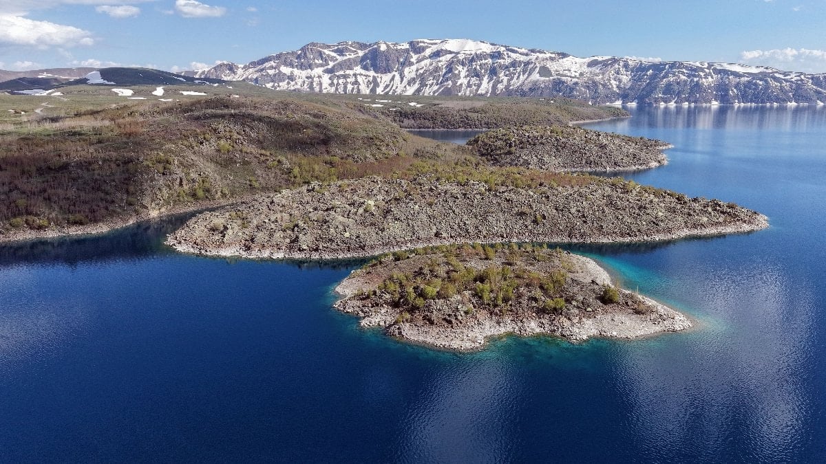 Nemrut Krater Gölü’nde sezon başladı