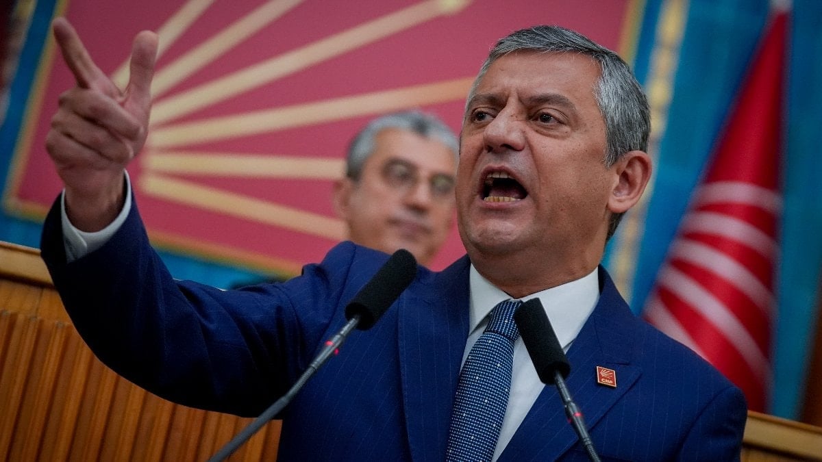 Özgür Özel’den Atakan Sönmez’e yönelik çirkin ifade: O iğrenç bıyıklı