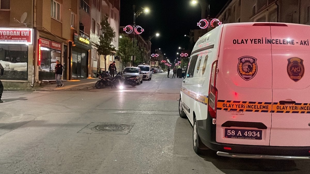 Sivas’ta bıçaklı kavgada 1’i ağır 4 kişi yaralandı