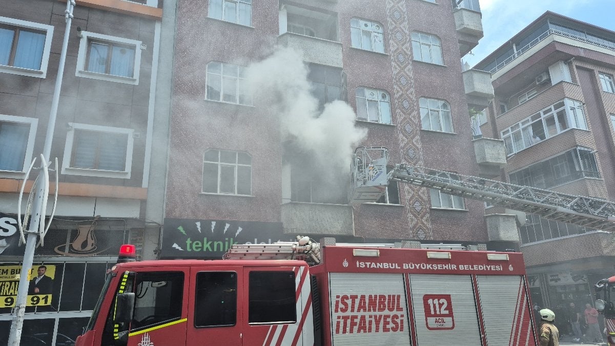 Sultangazi’de şarjda unutulan telefondan yangın çıktı