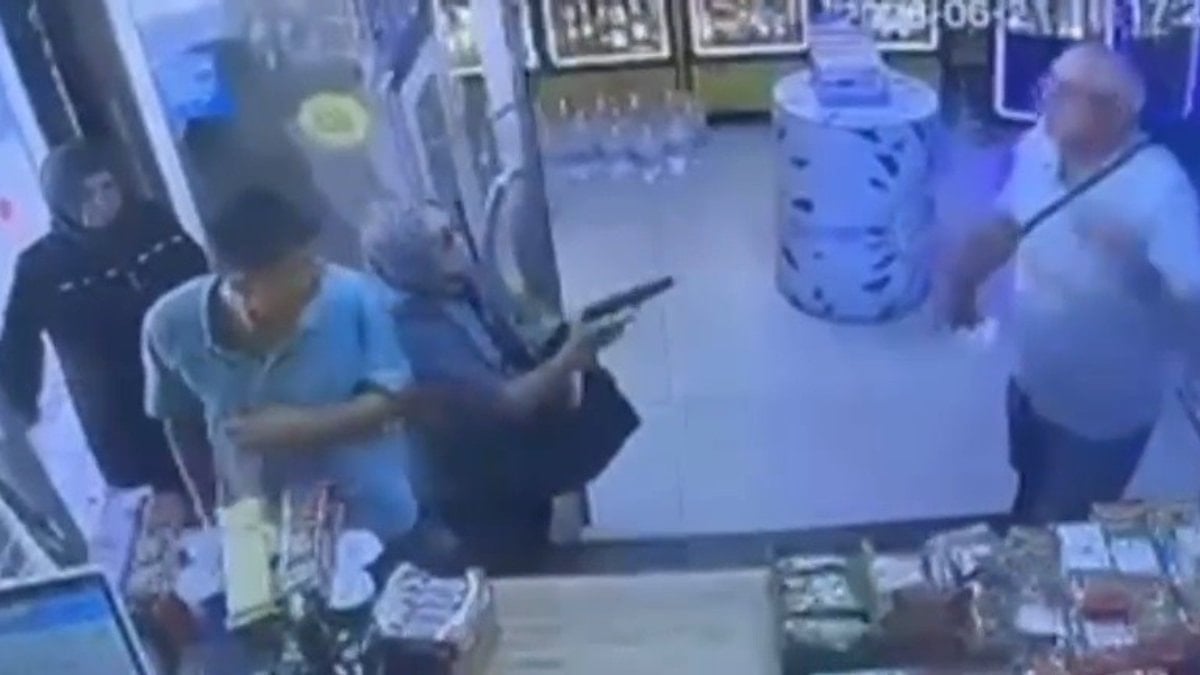 Tekirdağ’da boşanmak isteyen eşini vuracaktı: Silah tutukluk yapınca kurtuldu