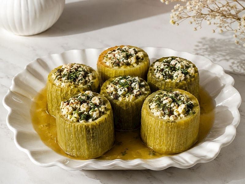Zeytinyağlı Peynirli Sakız Kabağı Dolması