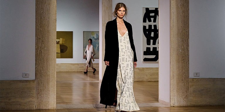 Fendi Haute Couture Sonbahar/Kış 2026: Maria Grazia Chiuri’nin Couture’ü, Gösterişten Çok Deneyime Odaklanıyor