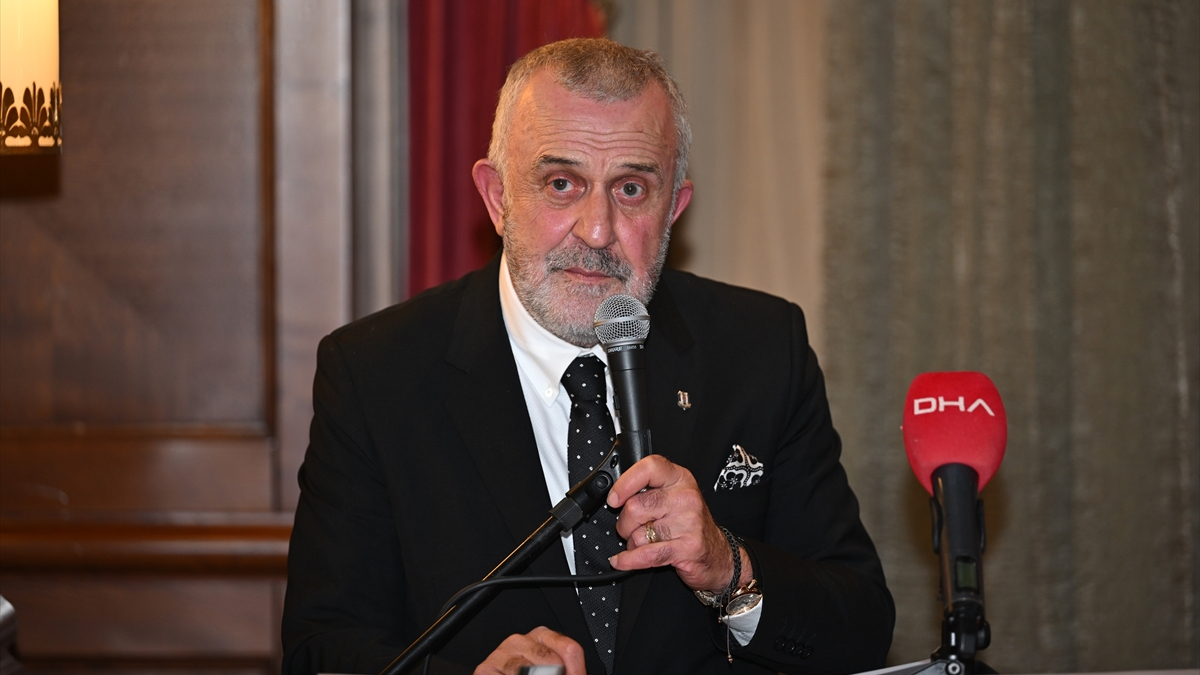 Ahmet Ürkmezgil, üyelerle buluştu