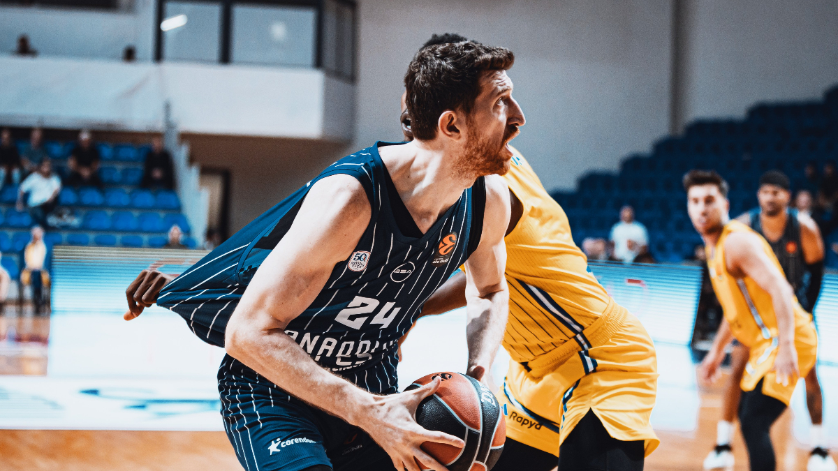 Anadolu Efes, Maccabi’yi devirdi