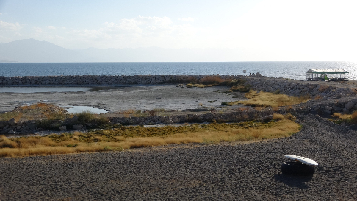 Van Gölü alarm veriyor