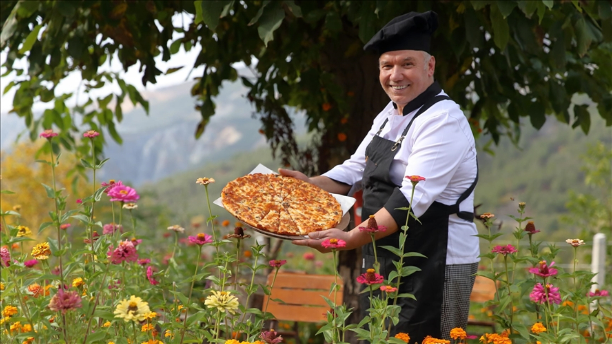 Ankara’dan köyüne döndü, pizzacı açtı