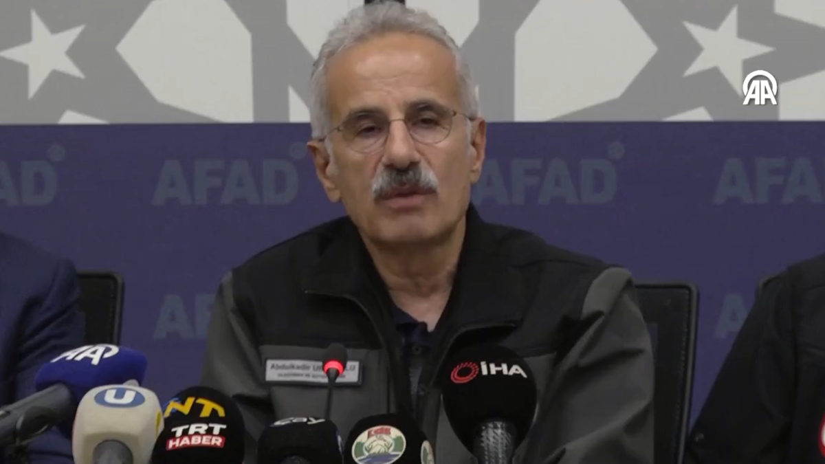 Abdulkadir Uraloğlu sel bölgesi Rize’de son durumu aktardı