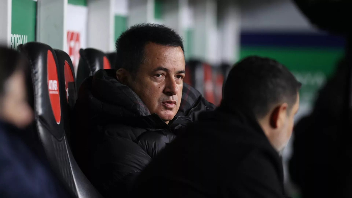 Acun Ilıcalı’nın takımı Maribor’da yumruk yumruğa kavga: Teknik direktör görevi bıraktı