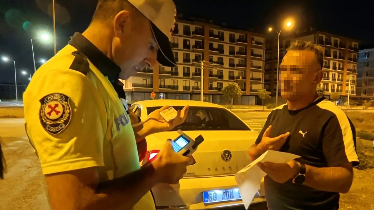 Aksaray’da cezaevinden izinli çıktı, alkollü yakalanınca polise beddua etti