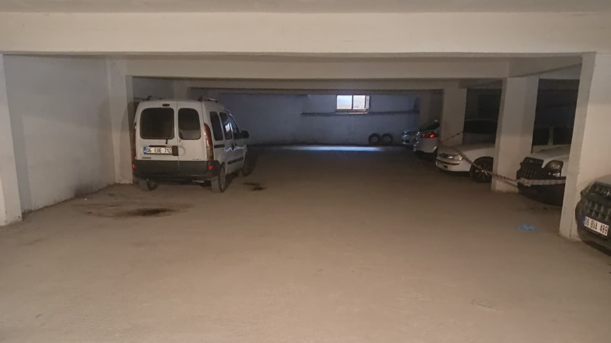 Ankara’da boşanma aşamasındaki eşinin sevgilisini bıçaklayarak öldürdü