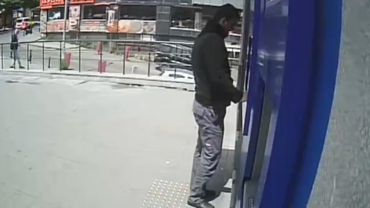 Ankara’da kendilerini polis ve savcı olarak tanıtan dolandırıcılara operasyon: 18 tutuklama