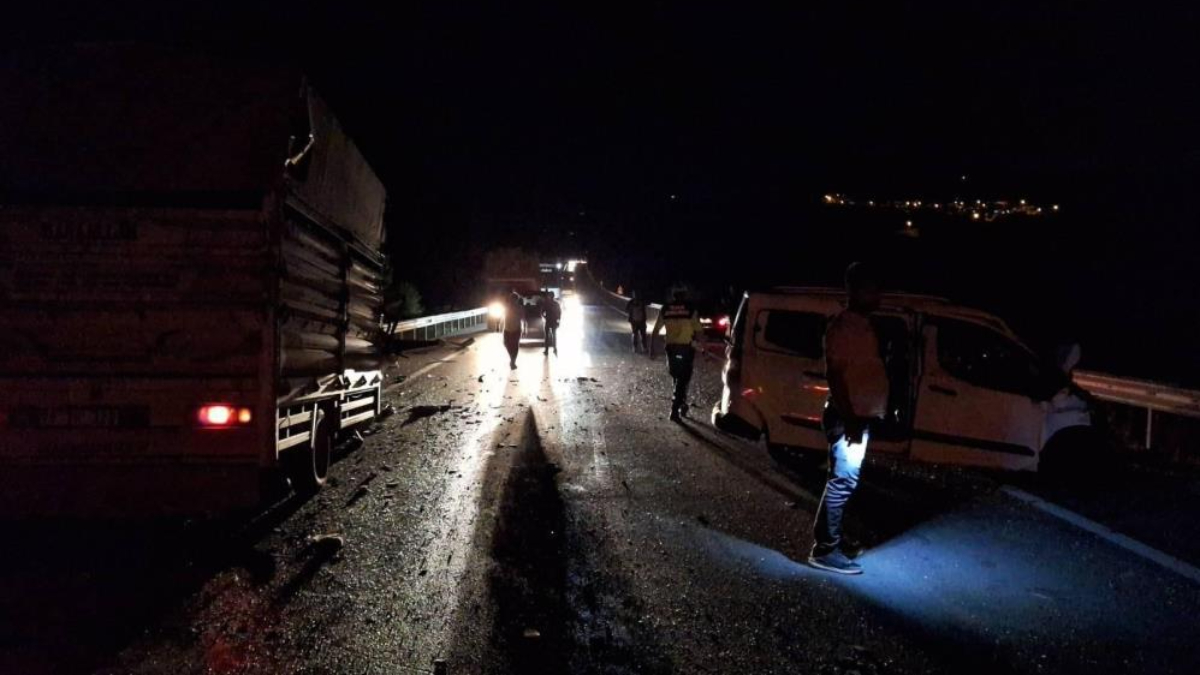 Bilecik’te hafif ticari araç ile kamyonet çarpıştı: 1 ölü