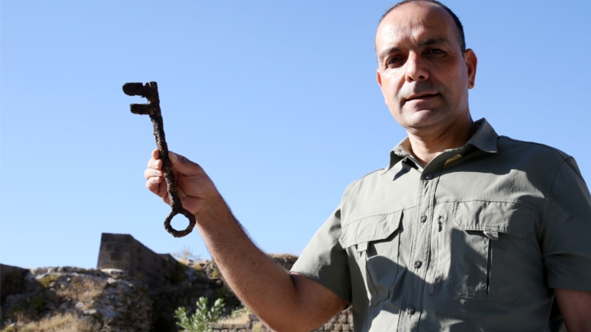 Bitlis Kalesi’ndeki kazı sırasında kalenin anahtarı bulundu