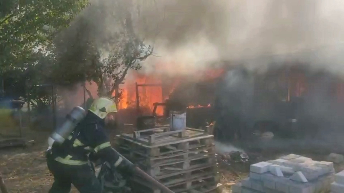 Bursa’da bağ evinden alevler yükseldi