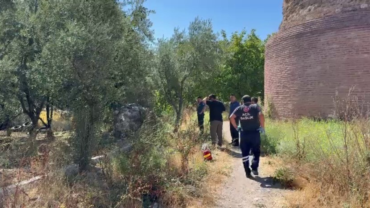 Bursa’da tarihi surların altında ceset bulundu