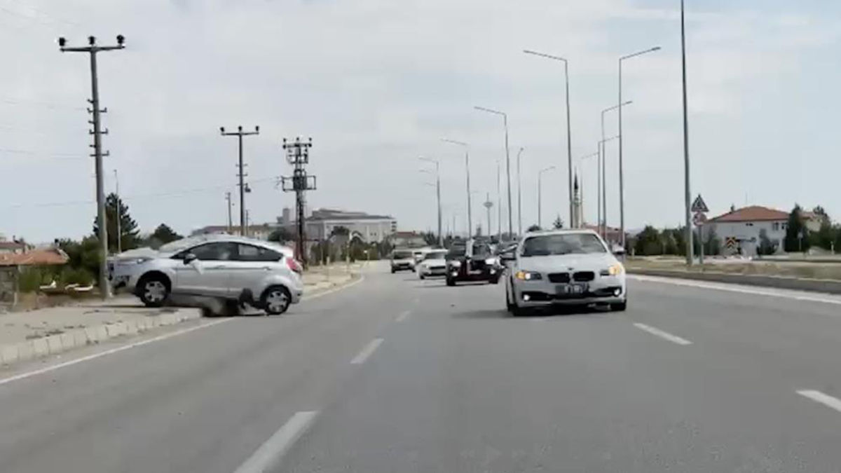 Çorum’da düğün konvoyundaki kaza kamerada