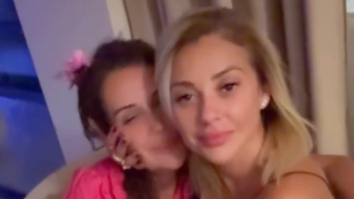 Dilan Polat ve Feyza Altun’un samimi anları