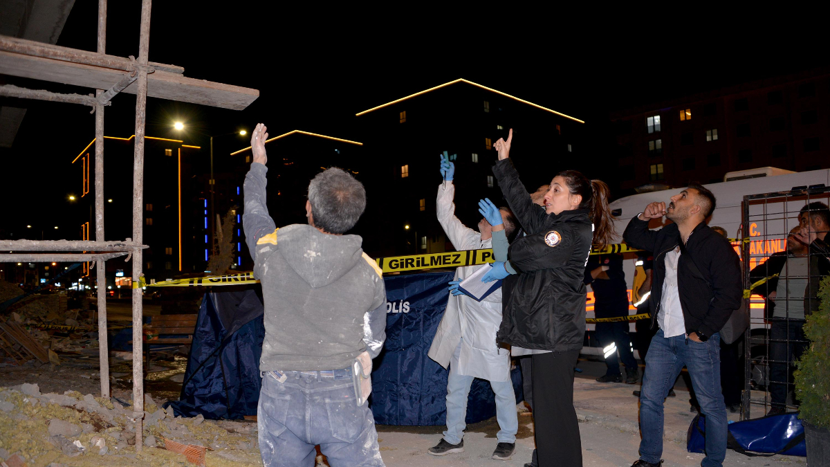 Erzurum’da 7’nci kattan düşen inşaat işçisi öldü: O anlar kamerada
