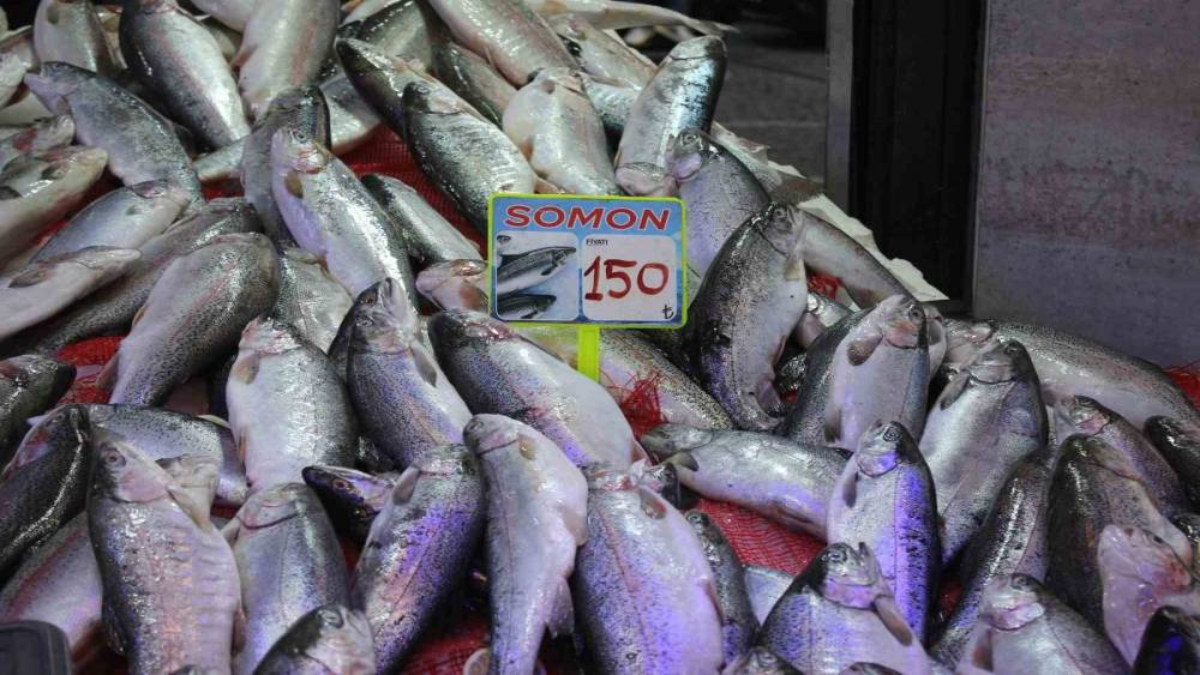 Fiyatları indi, vatandaş “fakirin eti” dedi: “Etten, tavuktan ucuz”