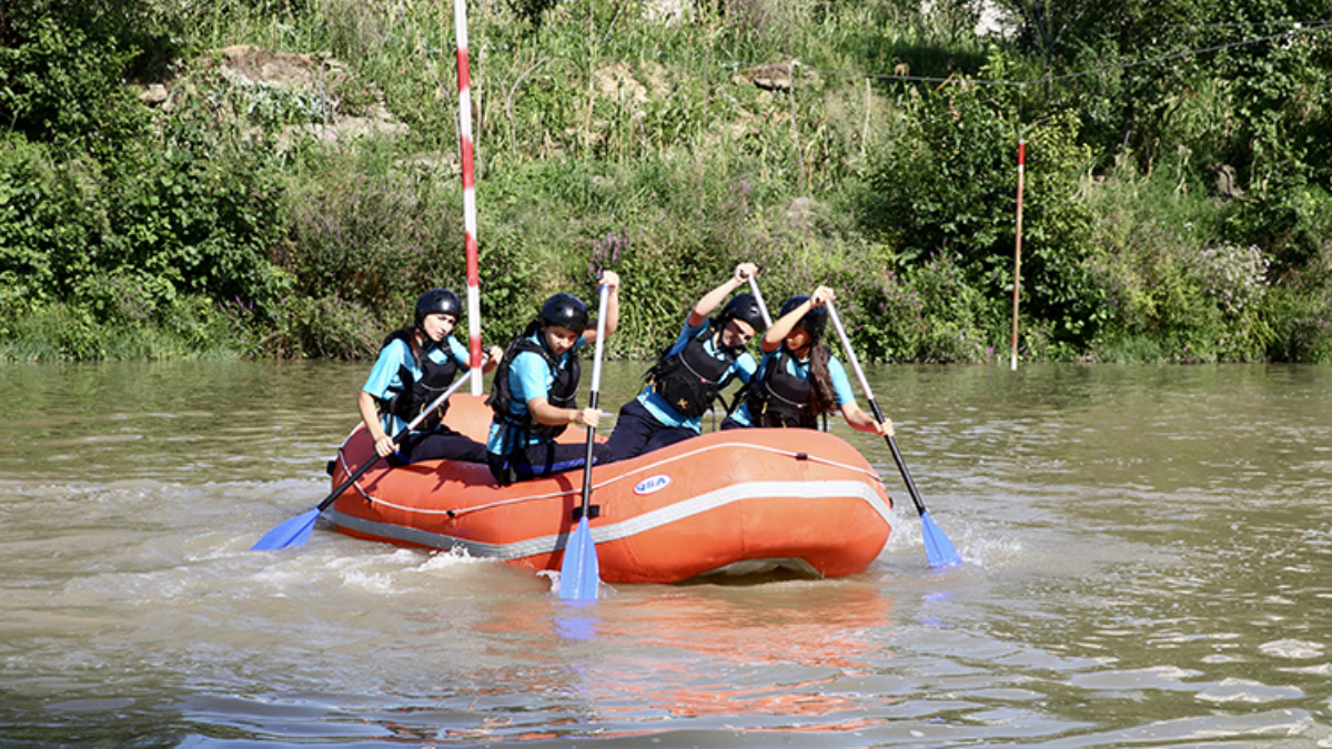 Giresunlu kız öğrenciler raftingde Avrupa Şampiyonu