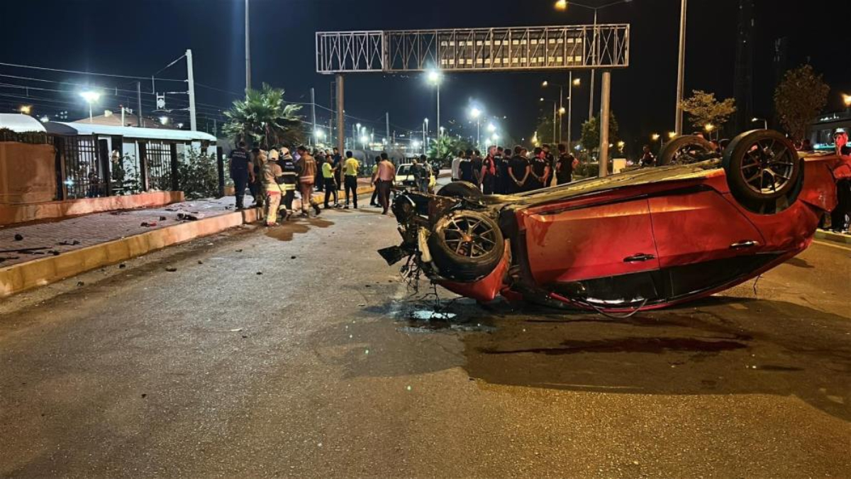 Hatay’da otomobilin yayalara çarptığı kazada 3 kişi yaşamını yitirdi