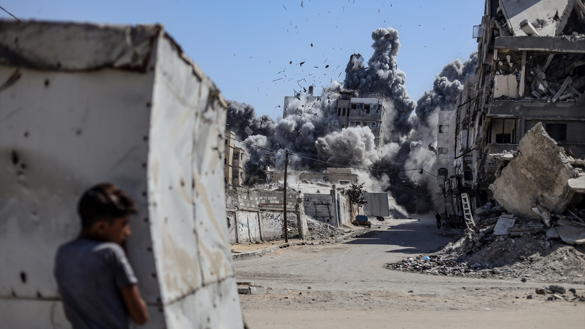 İsrail, Gazze’de pazar yerini vurdu: 15 ölü, 70 yaralı