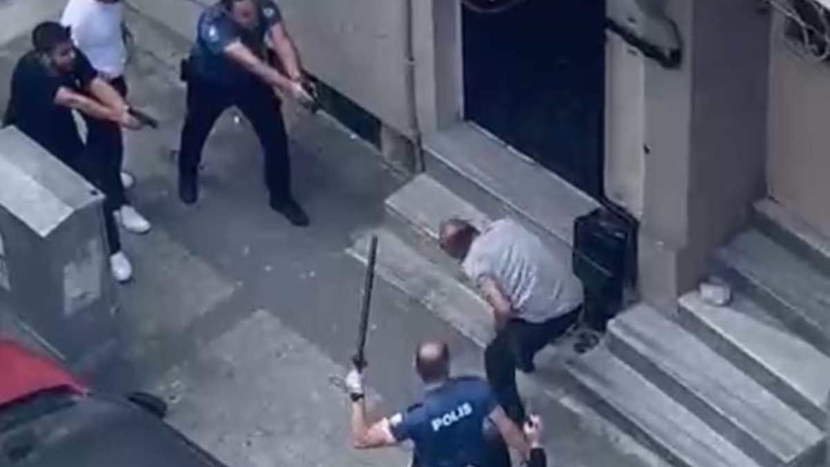 İstanbul’da eski eşinin evine bıçakla geldi: Polisten kaçamadı