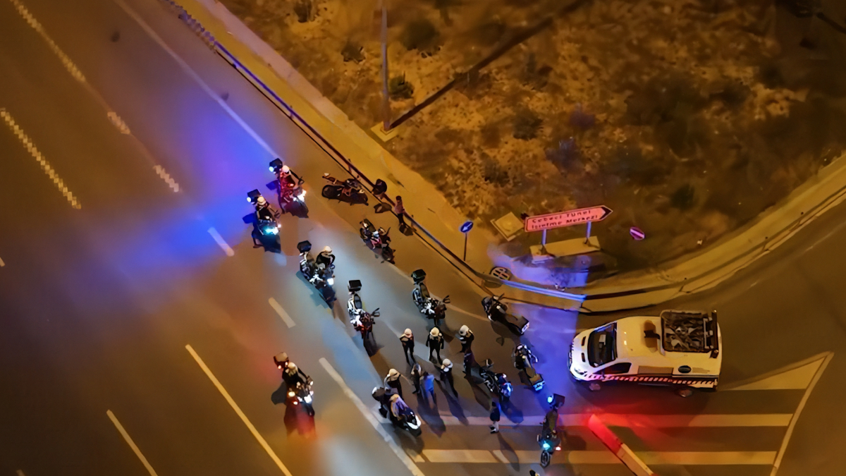 İstanbul’da trafik güvenliğini tehlikeye atan 17 motosiklet sürücüsü yakalandı