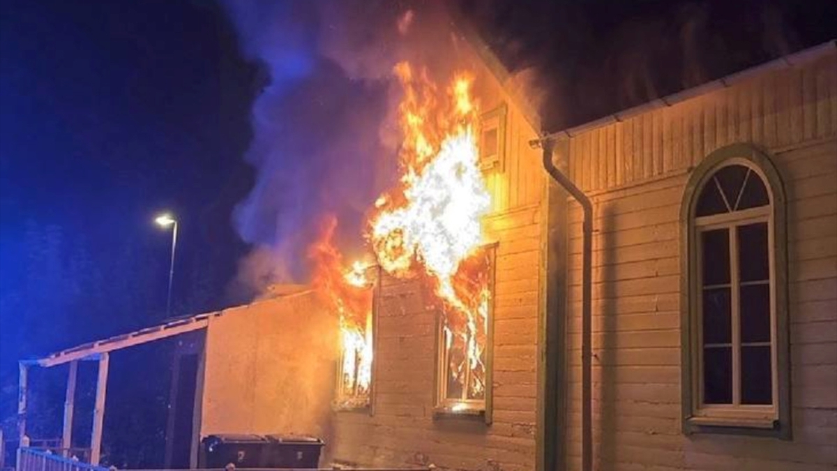 İsveç’te camide çıkan yangında kundaklama şüphesi