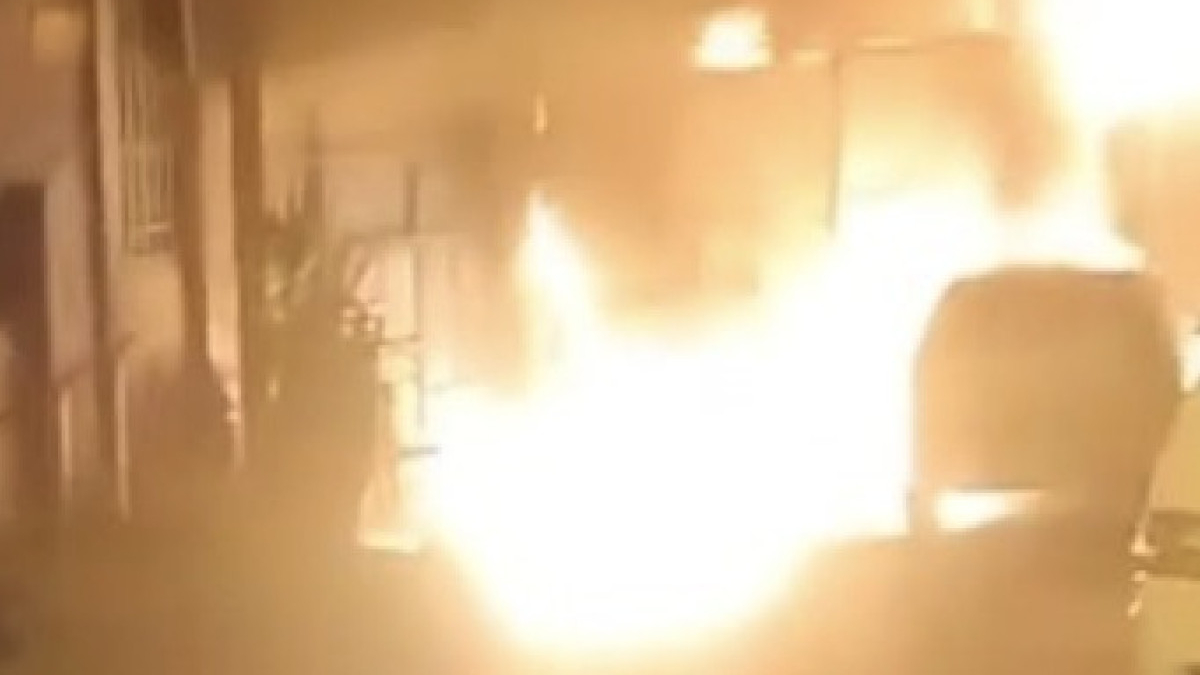 Kocaeli’de iş yerinde önce yangın çıktı sonra patlama oldu