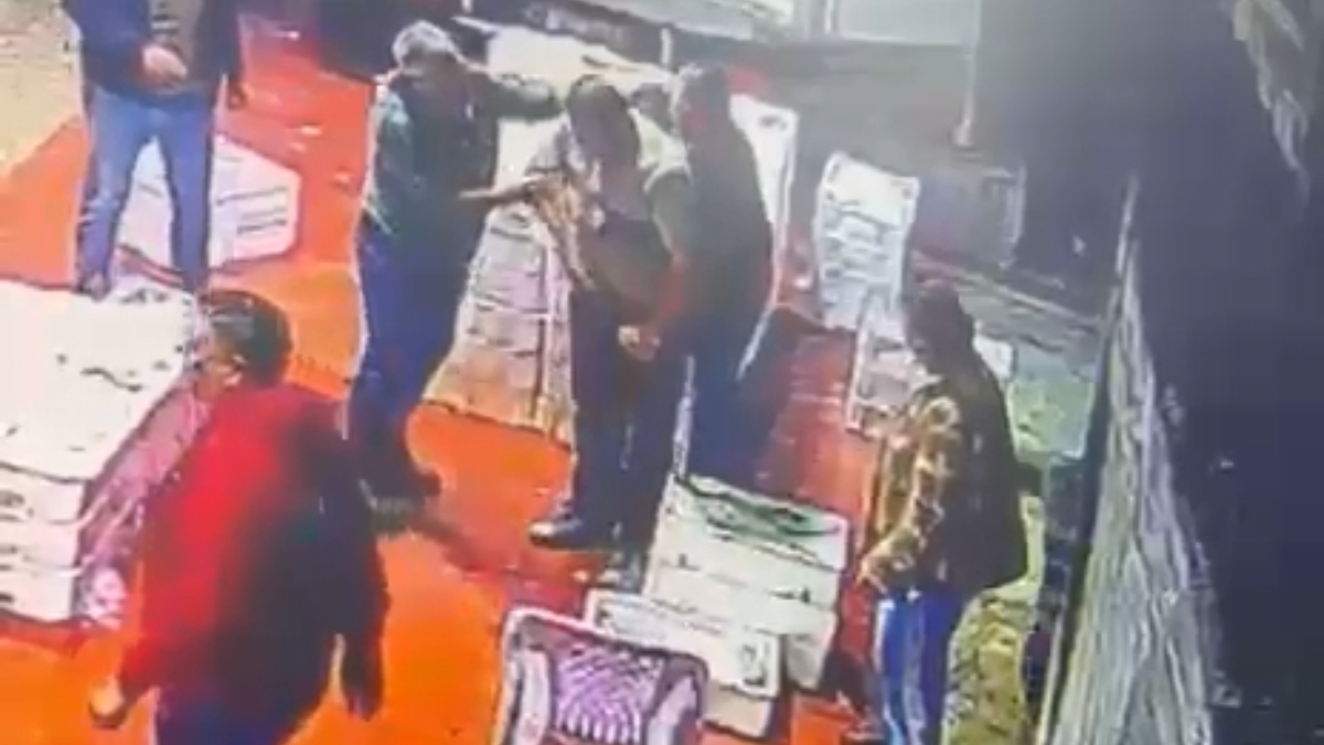 Kocaeli’de soluk borusuna meyve takılan adam, Heimlich manevrasıyla kurtarıldı