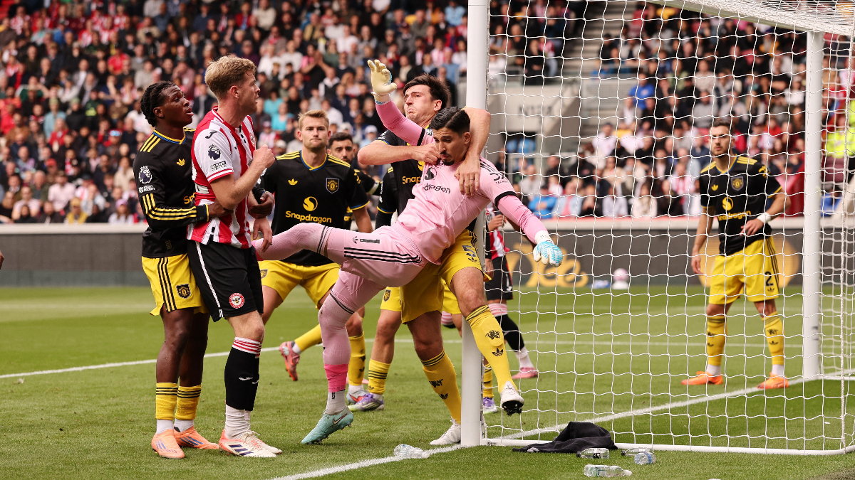 Manchester United, Brentford’a mağlup oldu