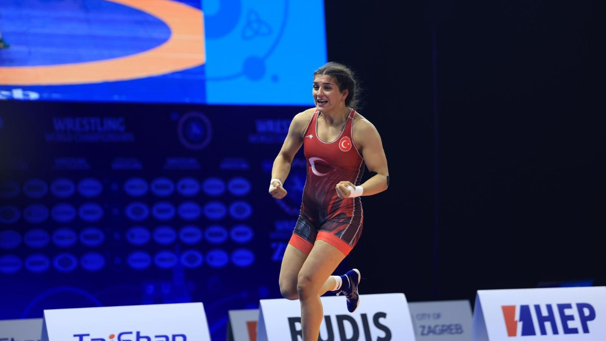 Nesrin Baş, Dünya Güreş Şampiyonası’nda gümüş madalya kazandı